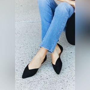 Simple and Chic Pointed Toe Ballet Flats in Black